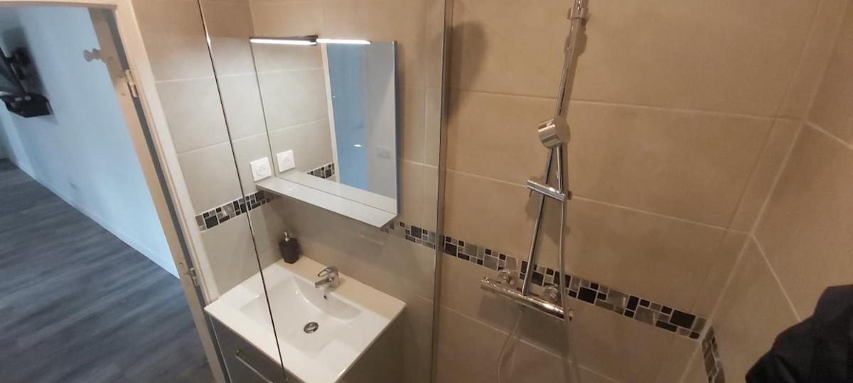 Apartamento L'Escapade Parisienne Aulnay-sous-Bois Exterior foto